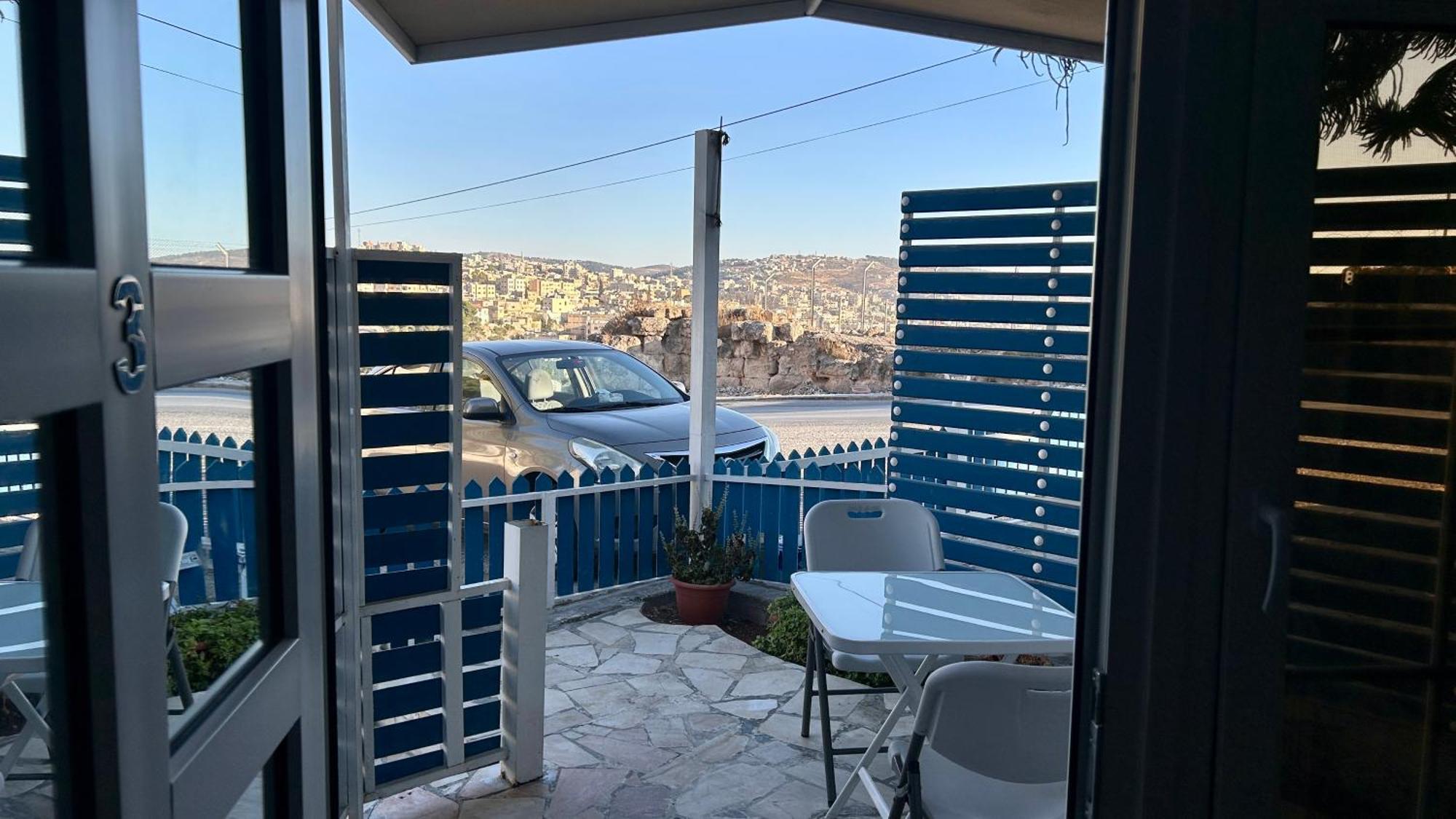 Celestia Boutique - Boutique Overlooking Jerash Ruins *